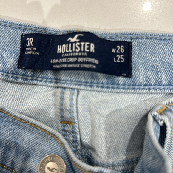 HOLLISTER low rise boyfriend ripped cropped jeans light wash - Picture 2 of 5